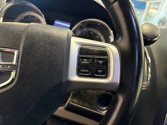 Used 2011 Dodge Grand Caravan Crew FWD image 17
