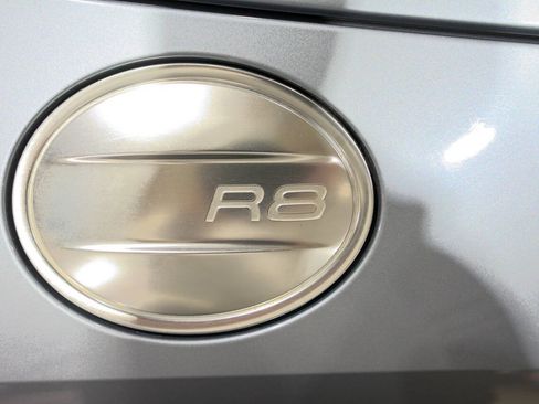 Used 2018 Audi R8 V10 w/ Carbon Exterior Package AWD/4WD image 39