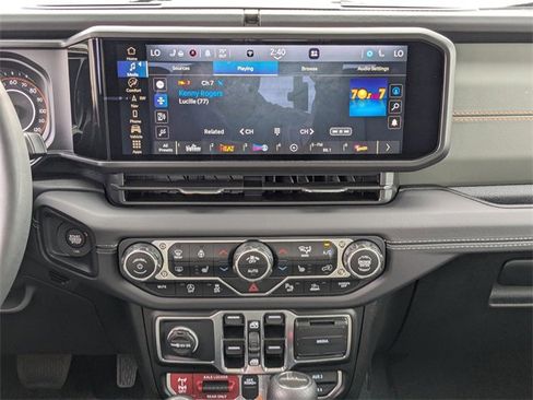 Used 2025 Jeep Gladiator Mojave w/ Safety Group image 17