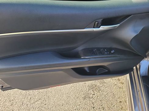Used 2024 Toyota Camry SE FWD image 12