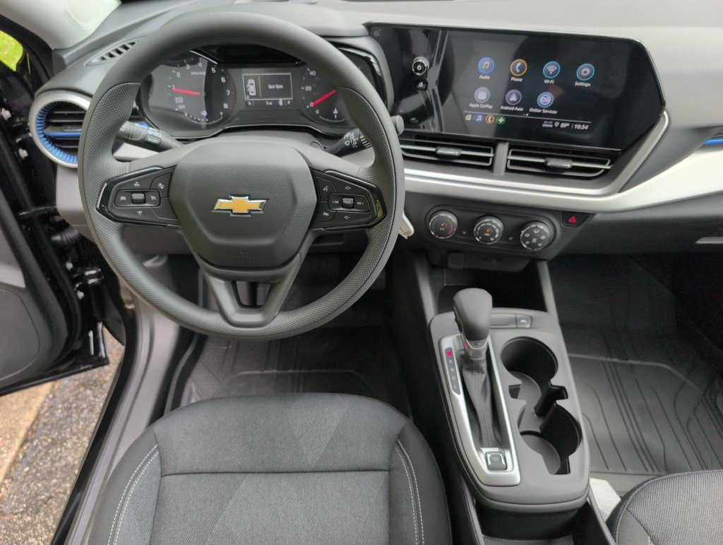 New 2026 Chevrolet Trax LS w/ LS Convenience Package FWD image 28