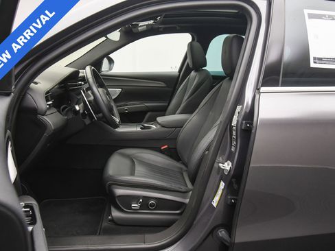 Used 2023 Maserati Grecale GT image 19