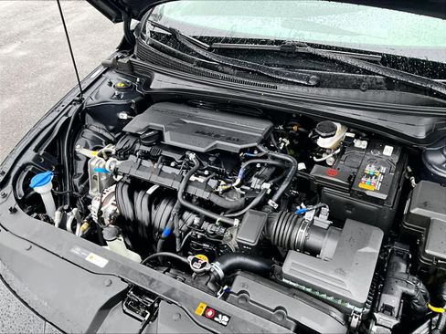 Used 2025 Hyundai Elantra SEL FWD image 34