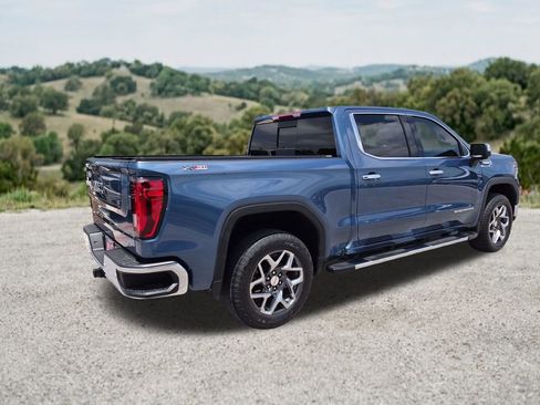 Used 2024 GMC Sierra 1500 SLT AWD/4WD image 10