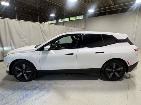 Used 2023 BMW iX xDrive50 w/ Premium Package AWD/4WD image 18