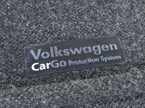 Certified 2023 Volkswagen Tiguan SE R-Line FWD image 65