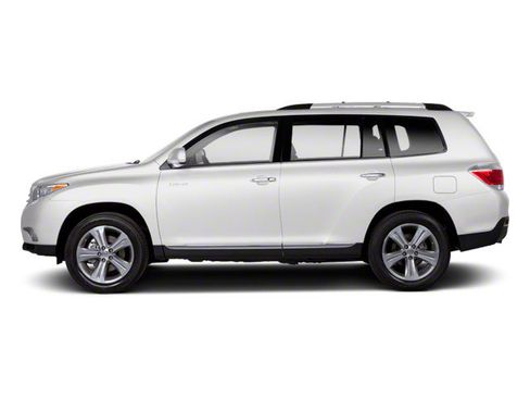 Used 2013 Toyota Highlander SE FWD image 1