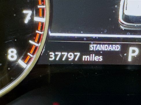 Used 2025 Nissan Pathfinder SV image 19