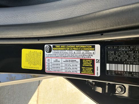 Used 2024 Toyota Camry SE image 38