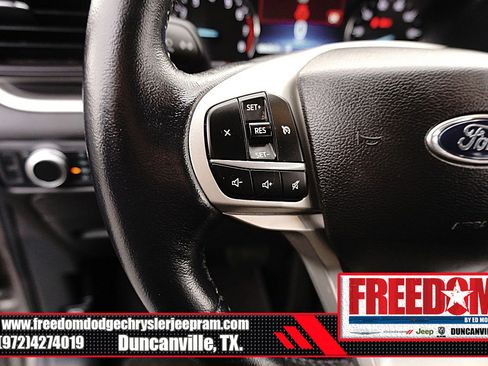 Used 2021 Ford Explorer XLT image 26