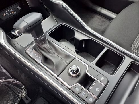 New 2026 Kia Sorento LX FWD image 6