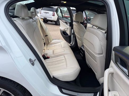 Used 2018 BMW 530e xDrive image 27