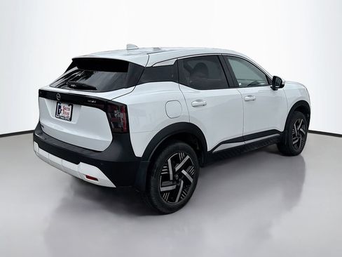 Used 2025 Nissan Kicks SV FWD image 7