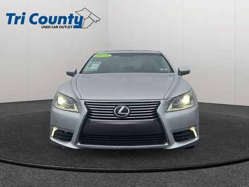 Used 2015 Lexus LS 460 AWD w/ Comfort Package image 2