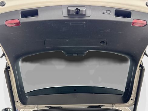 Used 2023 Porsche Macan image 82