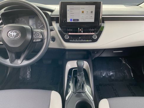 Used 2025 Toyota Corolla LE w/ Convenience Package image 11