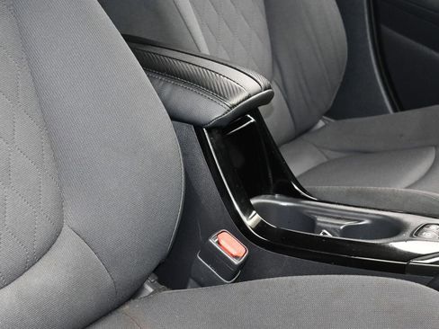 Used 2020 Toyota Corolla LE image 38