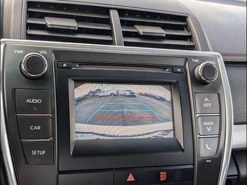 Used 2017 Toyota Camry SE FWD image 8