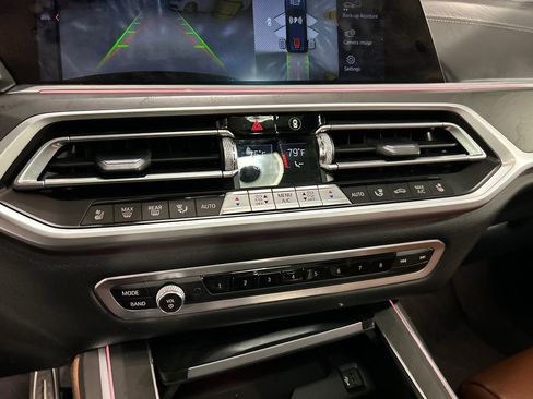 Used 2022 BMW X7 M50i AWD/4WD image 18