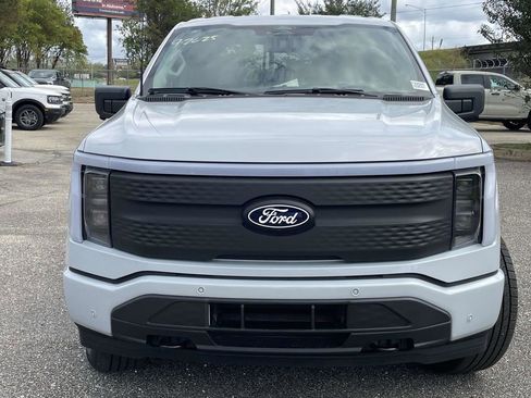 New 2025 Ford F150 Lightning Flash AWD/4WD image 8