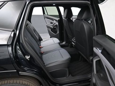 New 2026 Volkswagen Tiguan SE R-Line image 13