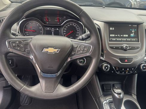 Used 2018 Chevrolet Cruze LT w/ LT Convenience Package image 17
