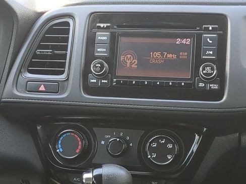 Used 2019 Honda HR-V LX image 17