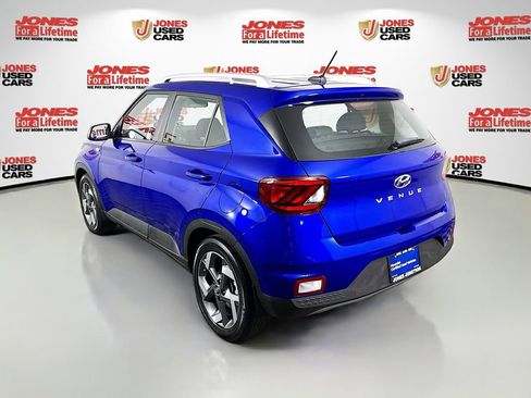 Certified 2024 Hyundai Venue SEL FWD image 2