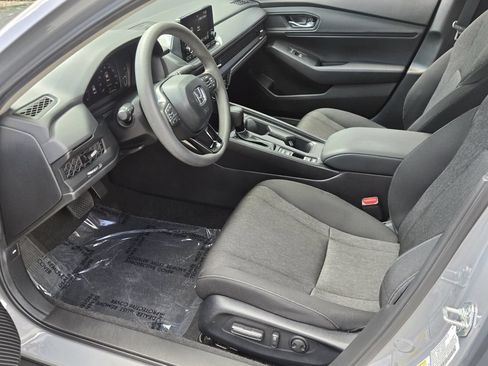 Certified 2025 Honda Accord SE image 11