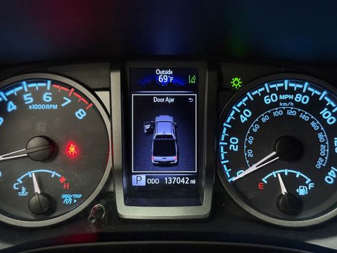 Used 2018 Toyota Tacoma TRD Sport RWD image 20