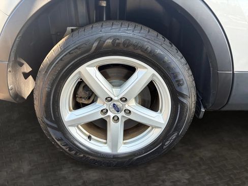 Used 2016 Ford Explorer XLT w/ Equipment Group 202A AWD/4WD image 41