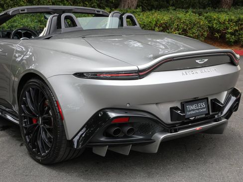 Used 2023 Aston Martin V8 Vantage Roadster RWD image 12