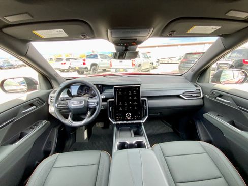 New 2026 GMC Acadia AT4 w/ LPO, Floor Liner Package AWD/4WD image 32