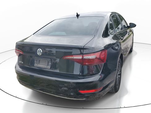 Used 2021 Volkswagen Jetta SE w/ SE Cold Weather Package FWD image 4