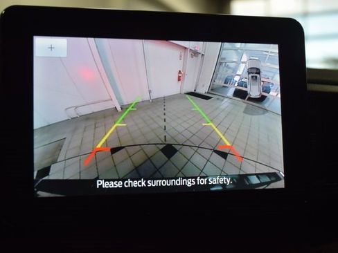 Used 2022 Ford Explorer XLT image 47