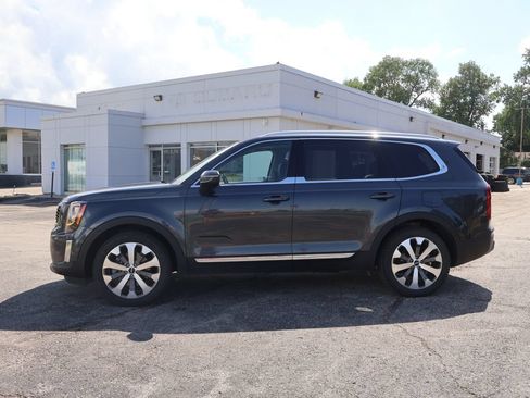 Certified 2022 Kia Telluride EX w/ EX Premium Package AWD/4WD image 4