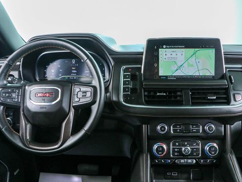 Used 2023 GMC Yukon AT4 w/ AT4 Premium Package AWD/4WD image 18