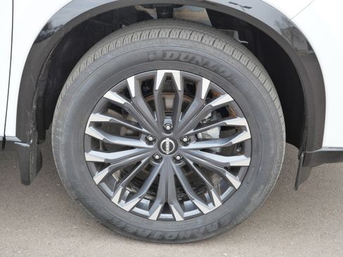 Used 2024 Nissan Rogue Platinum w/ Platinum Premium Package AWD/4WD image 15
