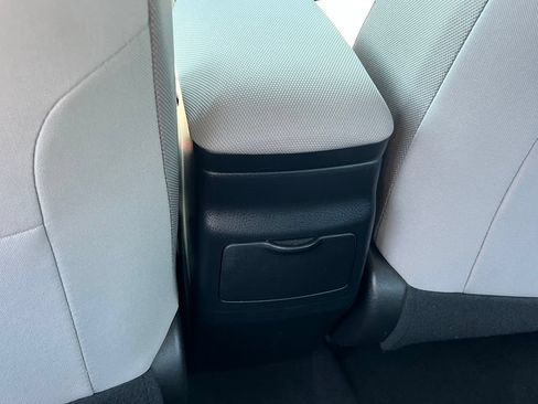 Used 2017 Toyota Corolla LE w/ Carpet Mat Package (TMS) FWD image 16