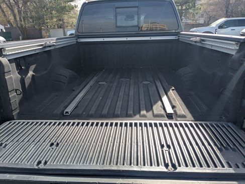 Used 2016 Nissan Titan SV image 30