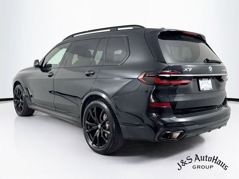 Used 2023 BMW X7 xDrive40i w/ M Sport Package AWD/4WD image 5