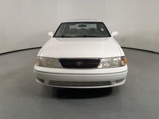 Used 1999 Toyota Avalon XL video 2