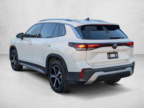 New 2026 Volkswagen Tiguan SE image 8