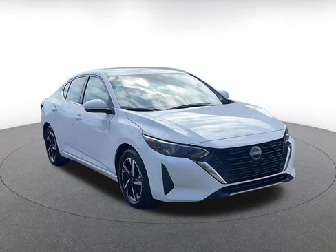 Used 2025 Nissan Sentra SV image 2