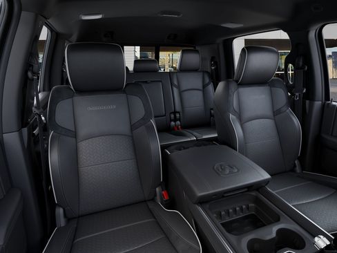 New 2026 RAM 2500 Laramie AWD/4WD image 16