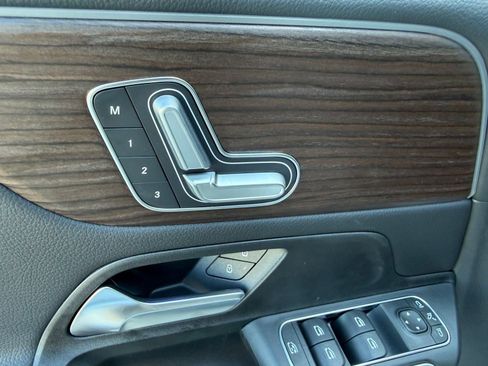 Used 2026 Mercedes-Benz GLB 250 image 14