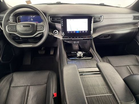 Used 2024 Jeep Wagoneer L Series II image 24