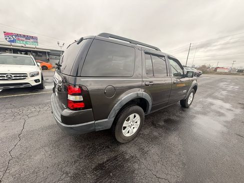 Used 2007 Ford Explorer XLT image 3