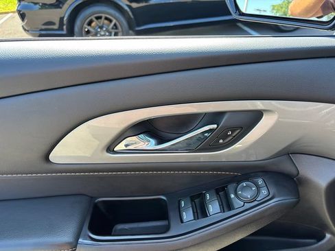 Used 2020 Chevrolet Traverse LT w/ LT Premium Package FWD image 15