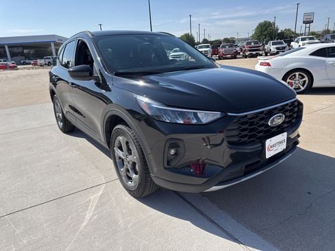 Used 2025 Ford Escape ST-Line Select AWD/4WD image 8